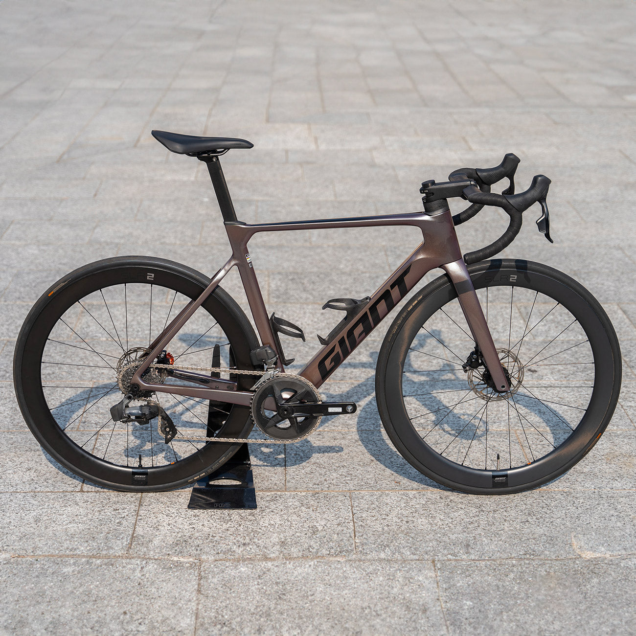 foto dettaglio orizzontale bicicletta da corsa giant propel advanced