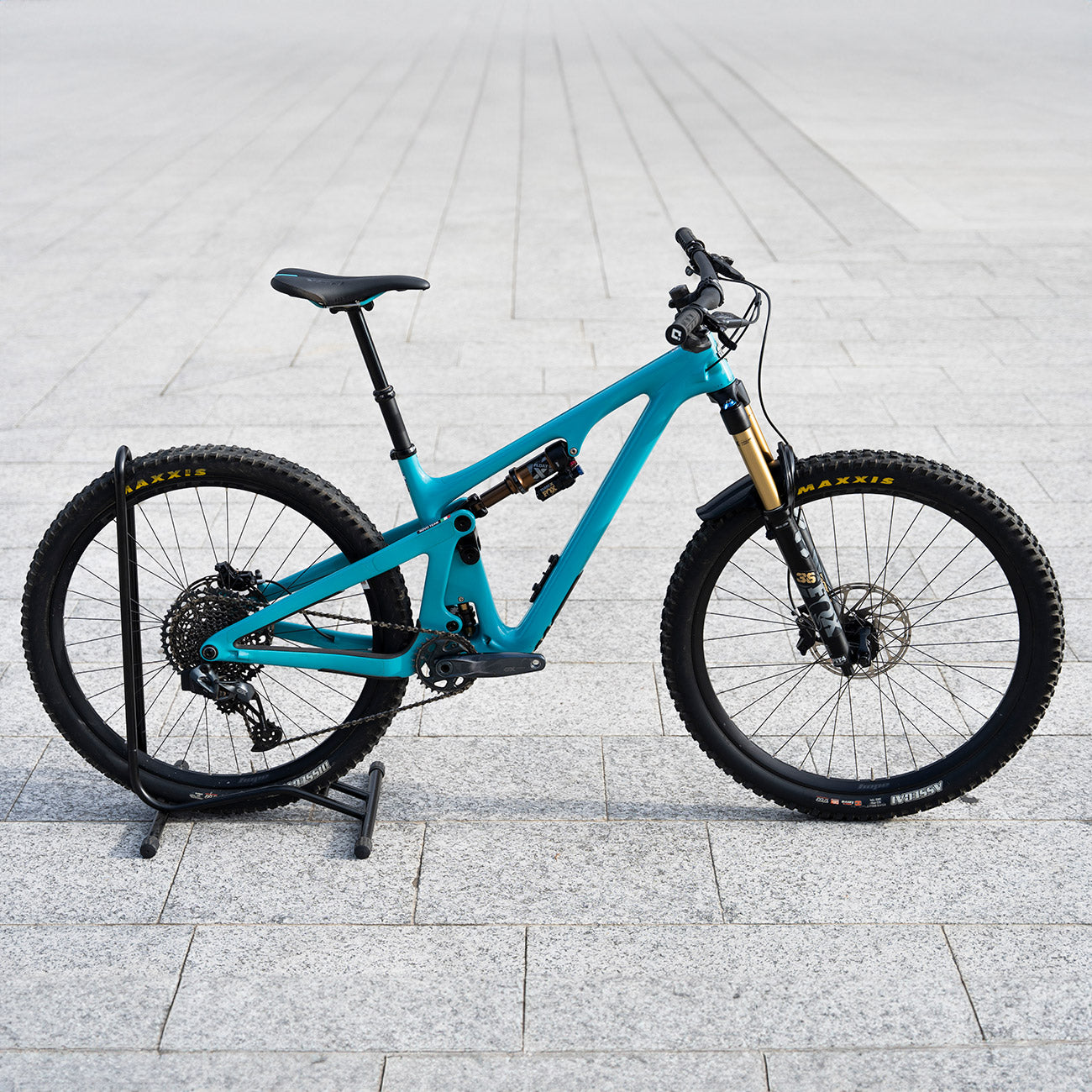 foto bicicletta completa mtb biammortizzata in carbonio yeti sb130 t turquoise m21